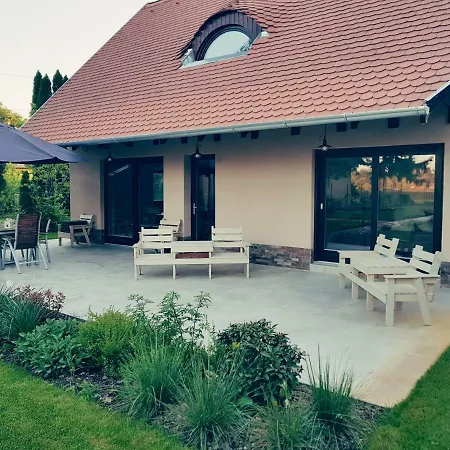 Kisduna Garden Vendeghaz *