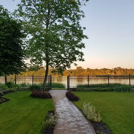 Kisduna Garden Vendeghaz بيت للعطل Szigetszentmárton