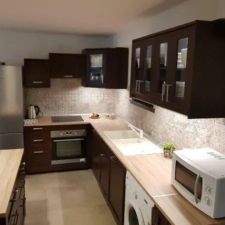 Kisduna Garden Vendeghaz بيت للعطل