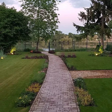 Kisduna Garden Vendeghaz بيت للعطل