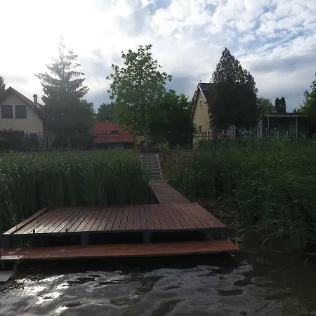 Kisduna Garden Vendeghaz بيت للعطل Szigetszentmárton