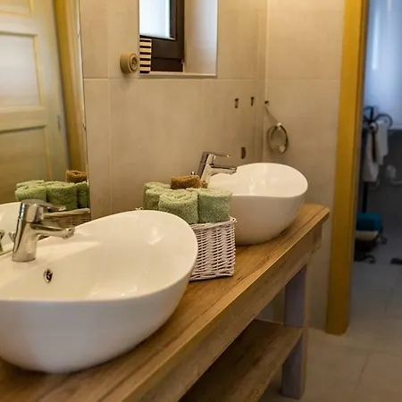 Kisduna Garden Vendeghaz بيت للعطل Szigetszentmárton