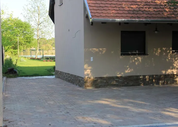 Kisduna Garden Vendeghaz Holiday home